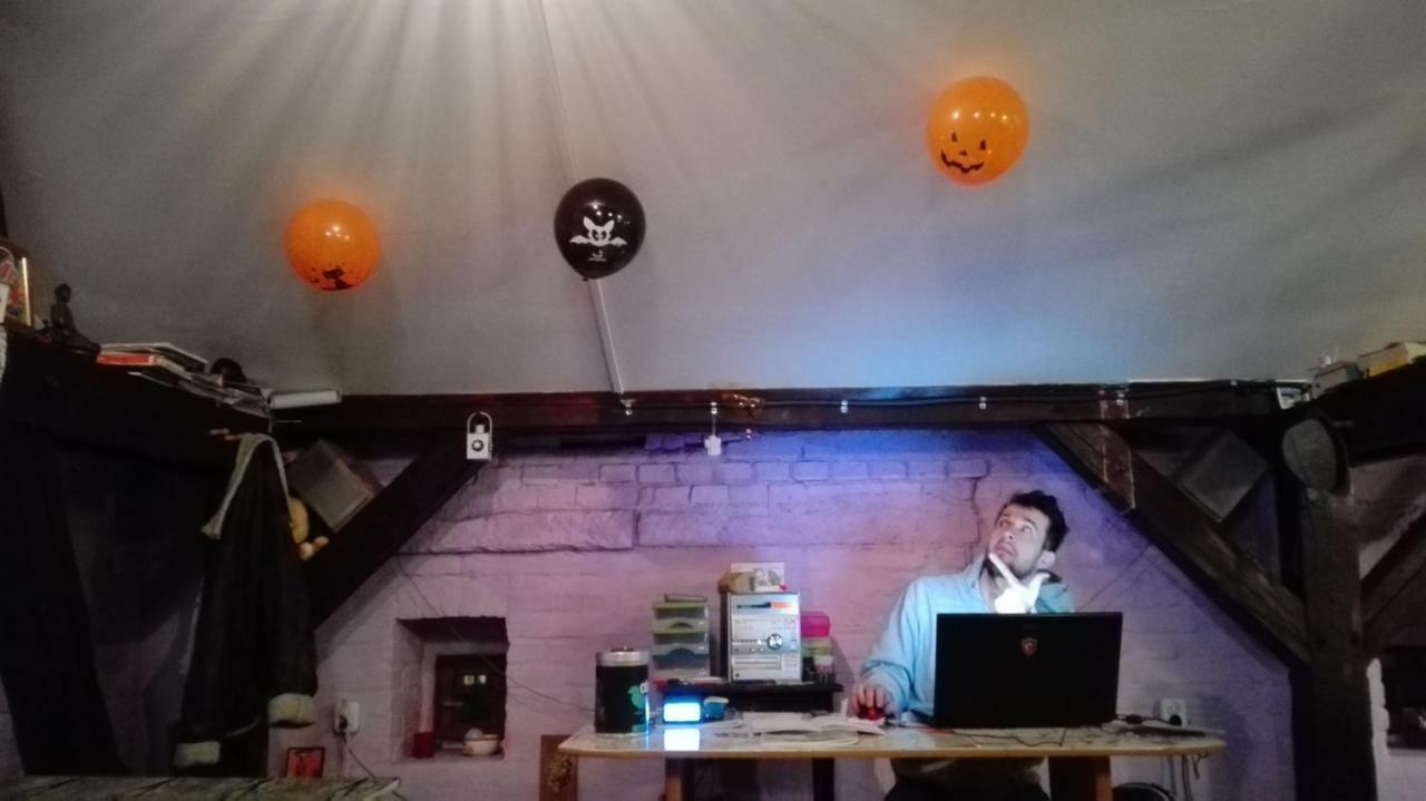 Locomotive Hostel Breslau